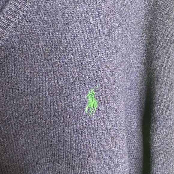 Ralph Lauren Men's Lambs Wool V-Neck Sweater - Picture 4 of 5